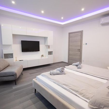Fonix Apartman Debrecen Esterno foto