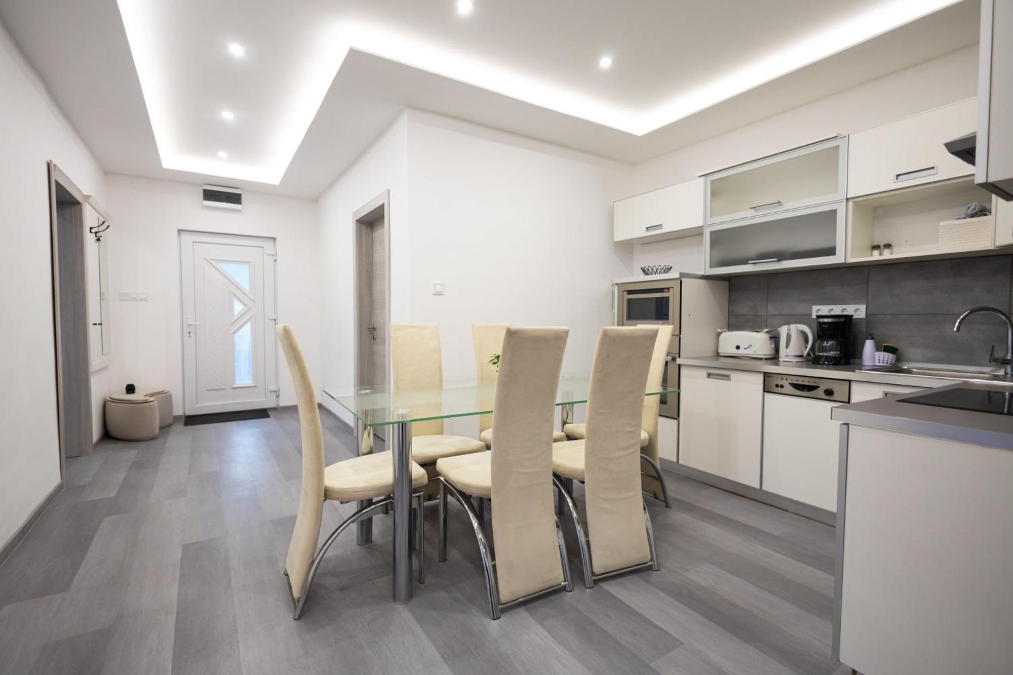 Fonix Apartman Debrecen Esterno foto