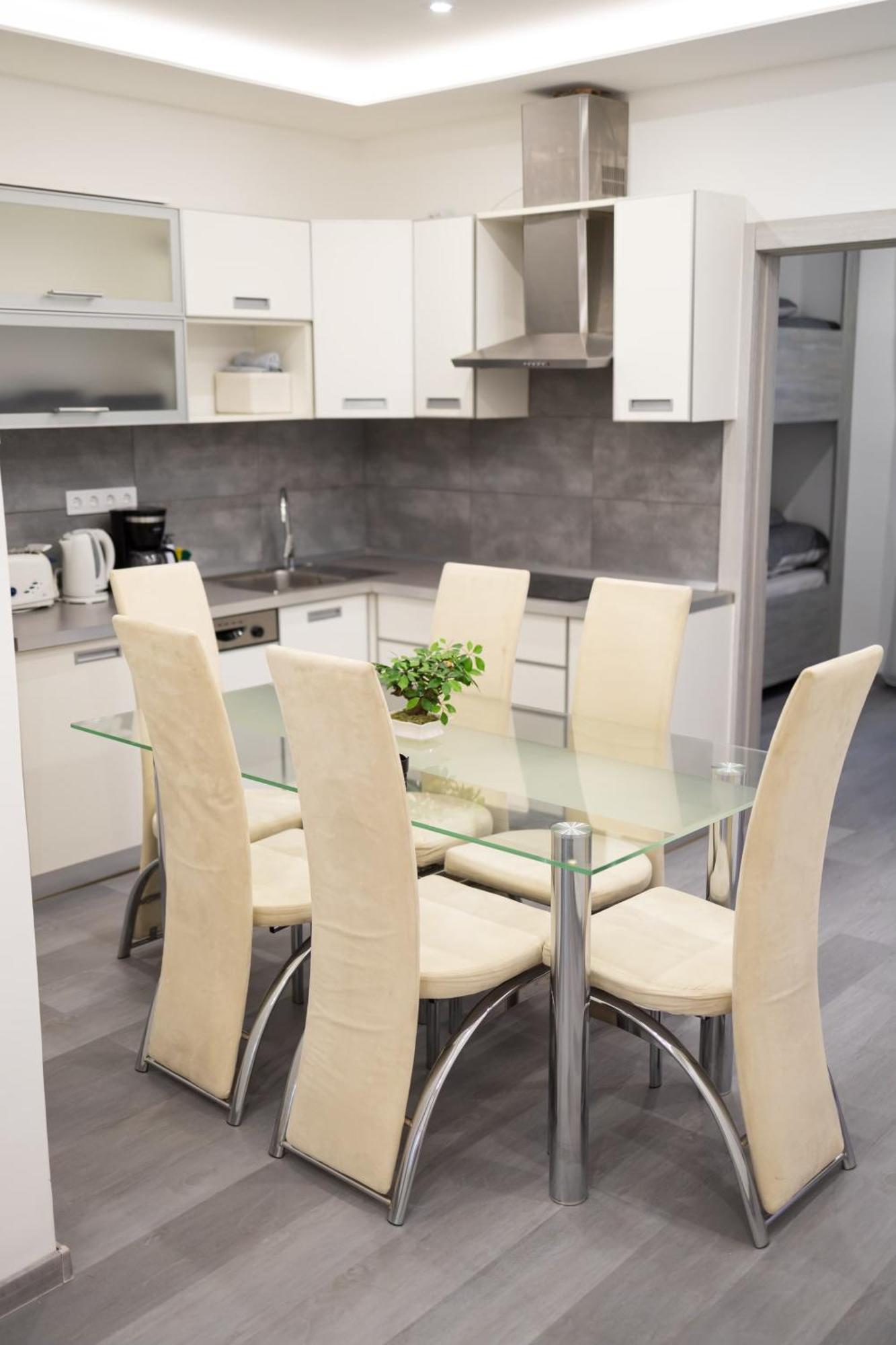 Fonix Apartman Debrecen Esterno foto