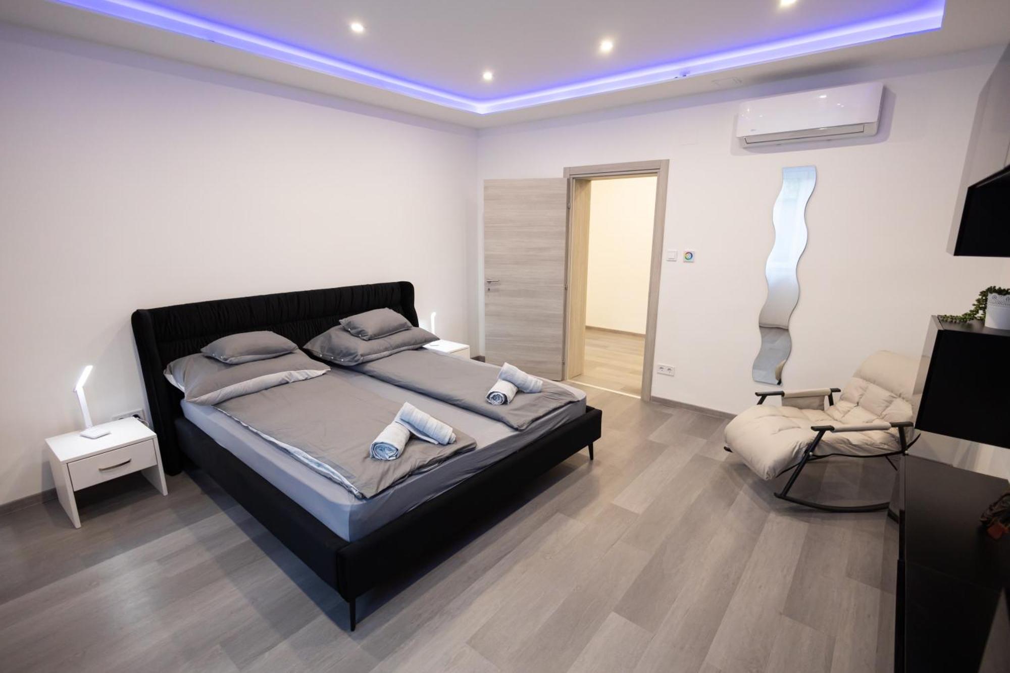 Fonix Apartman Debrecen Esterno foto