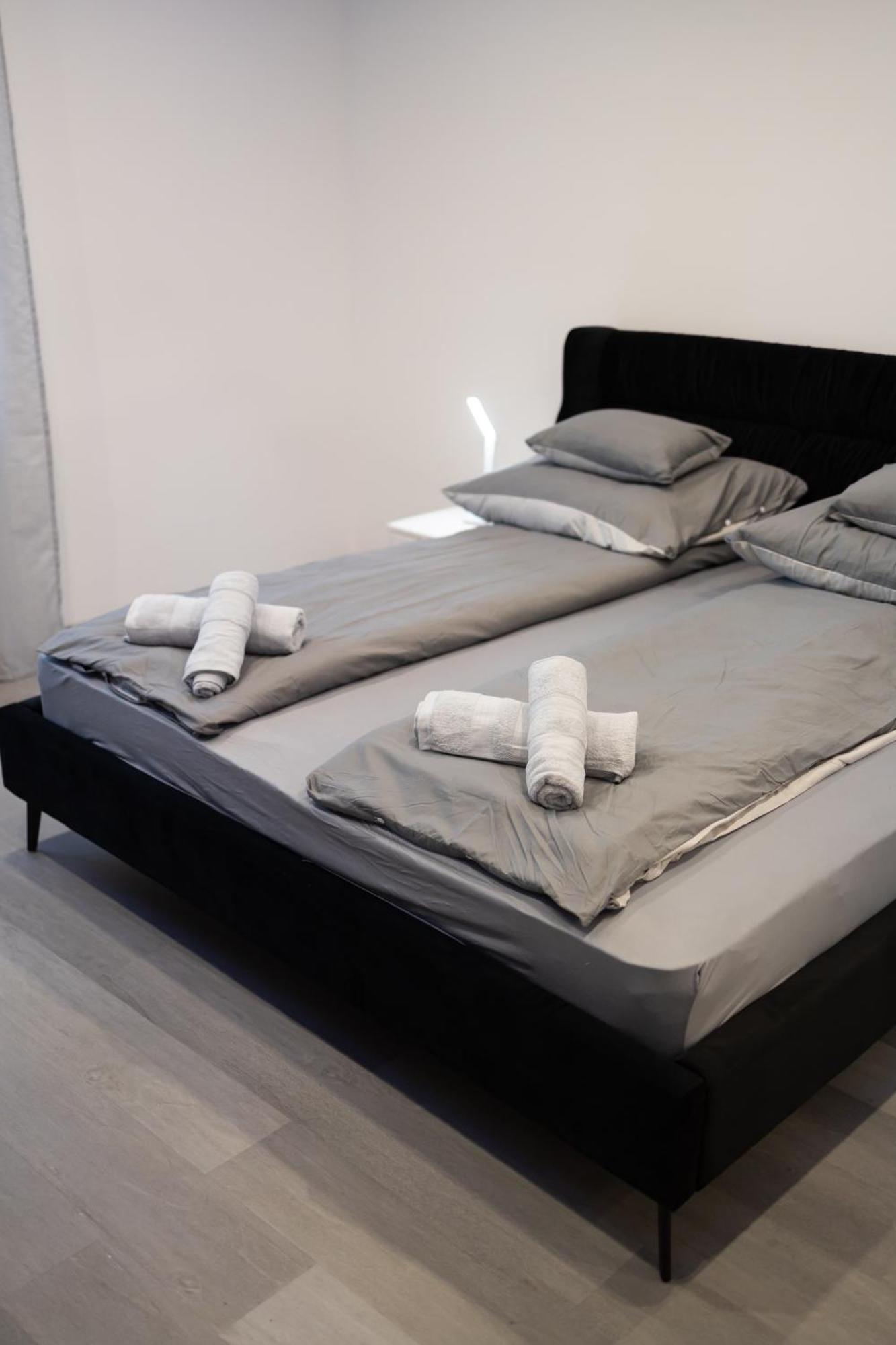 Fonix Apartman Debrecen Esterno foto