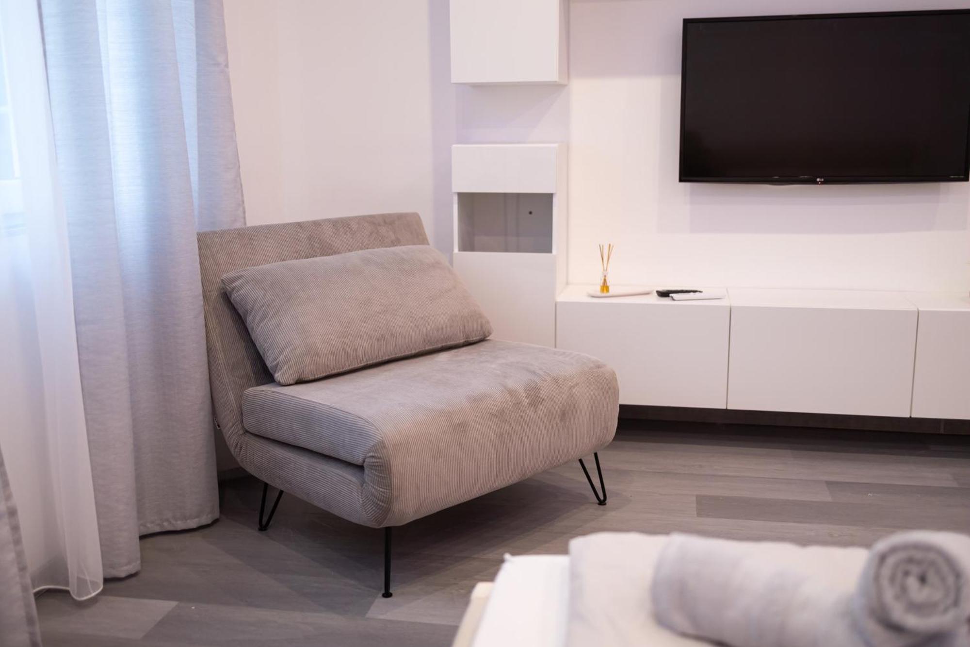 Fonix Apartman Debrecen Esterno foto